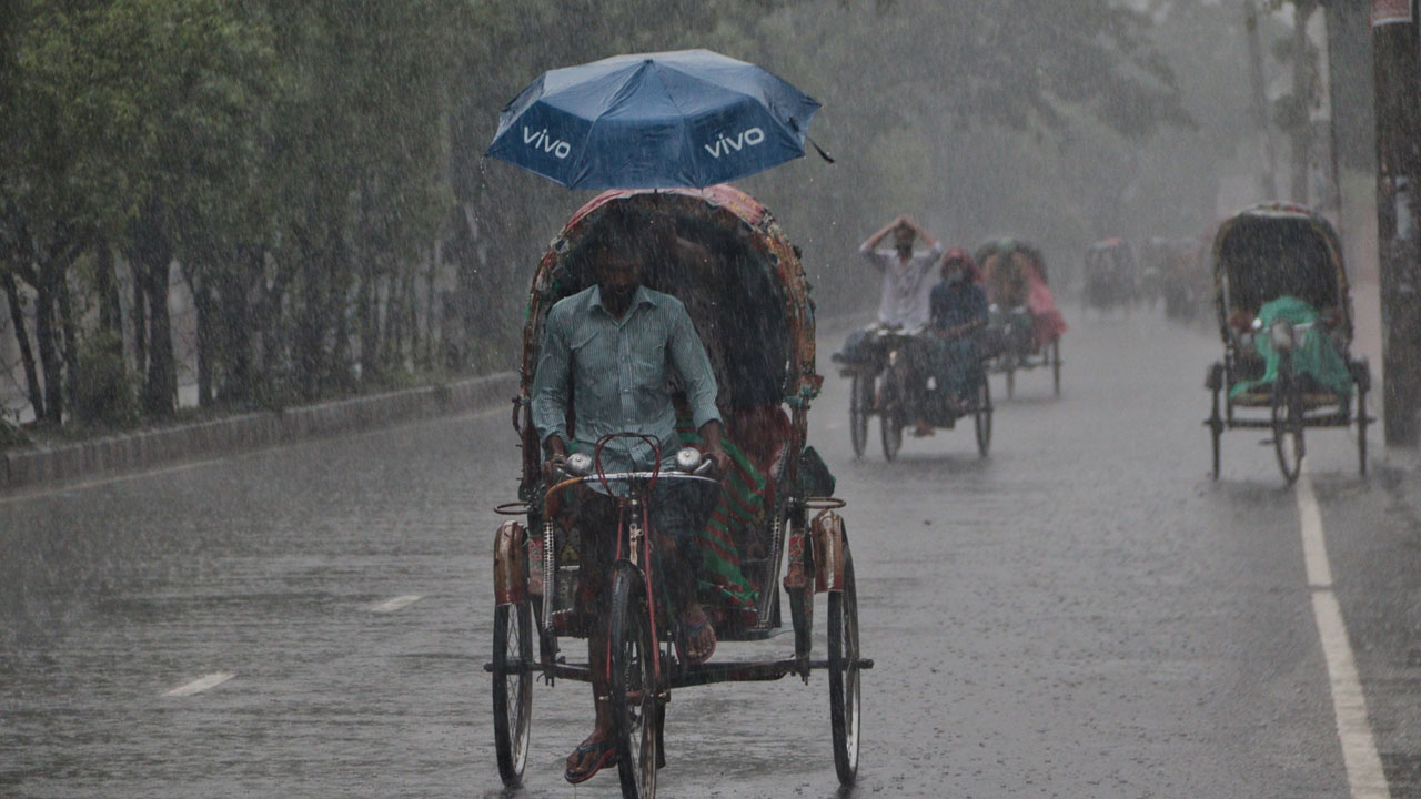 ঢাকাসহ পাঁচ বিভাগে বজ্রসহ বৃষ্টির আভাস